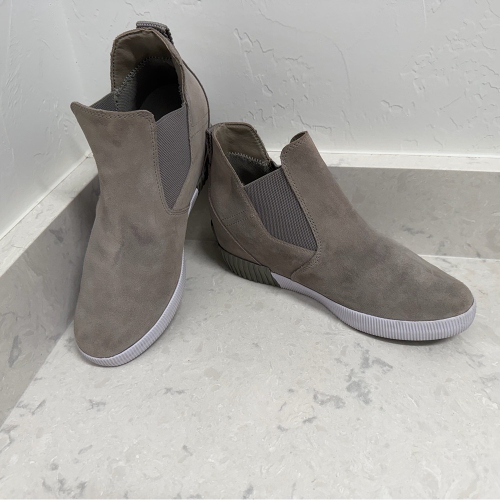 Sorel Gray Women's Slip-On Sneakers